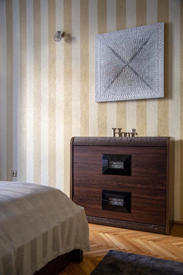 Luxury Downtown Home By Anna Budapest Eksteriør billede