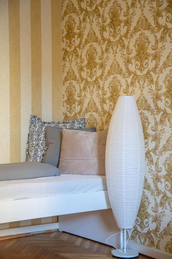 Luxury Downtown Home By Anna Budapest Eksteriør billede