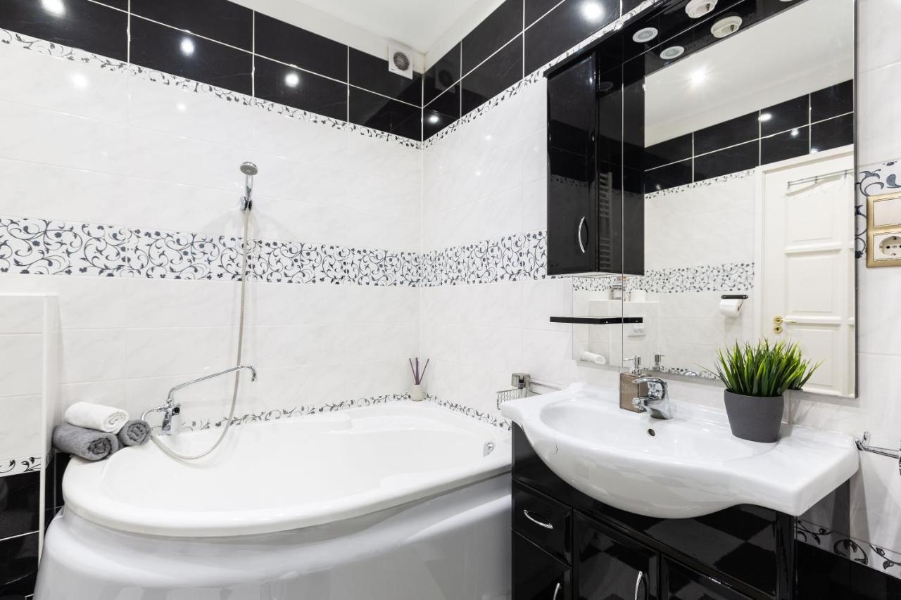 Luxury Downtown Home By Anna Budapest Eksteriør billede