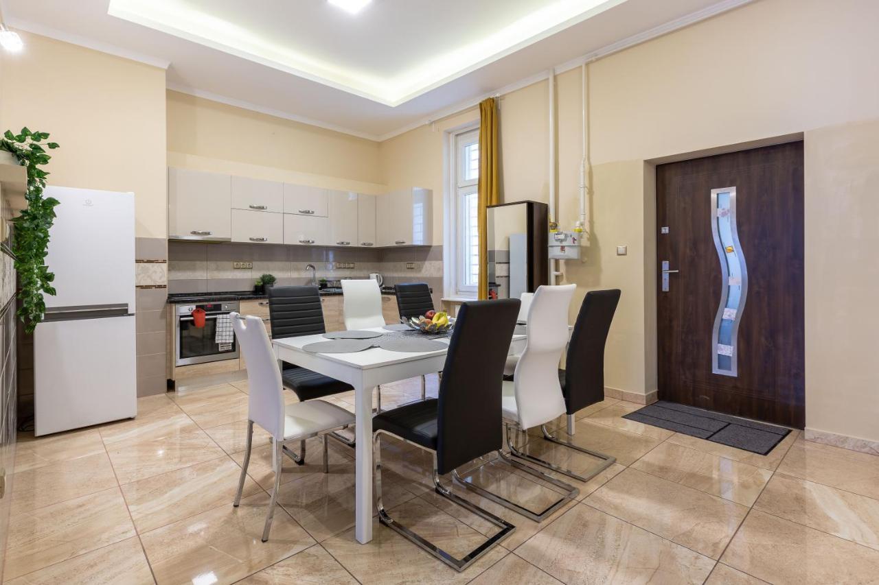 Luxury Downtown Home By Anna Budapest Eksteriør billede