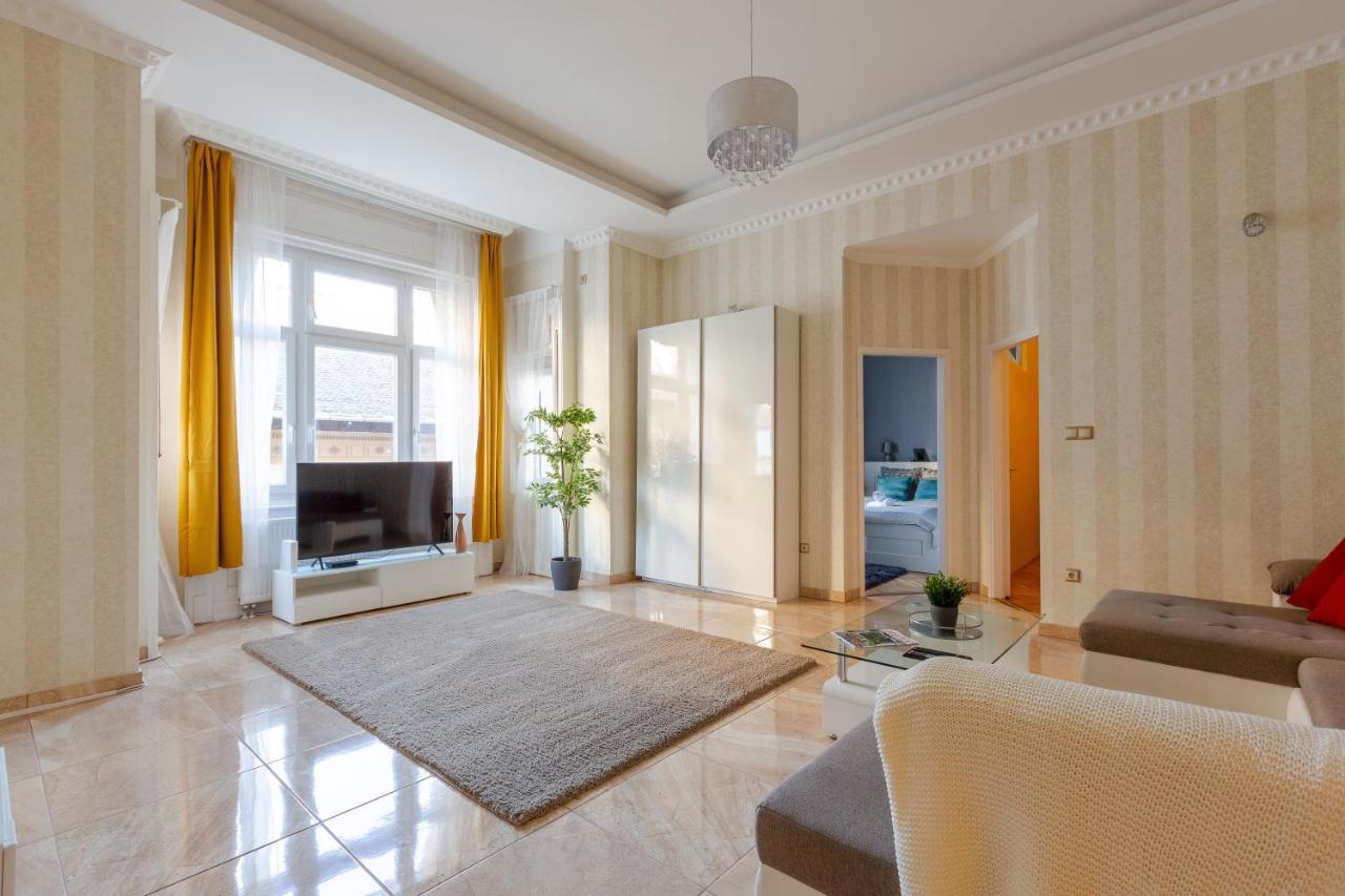 Luxury Downtown Home By Anna Budapest Eksteriør billede