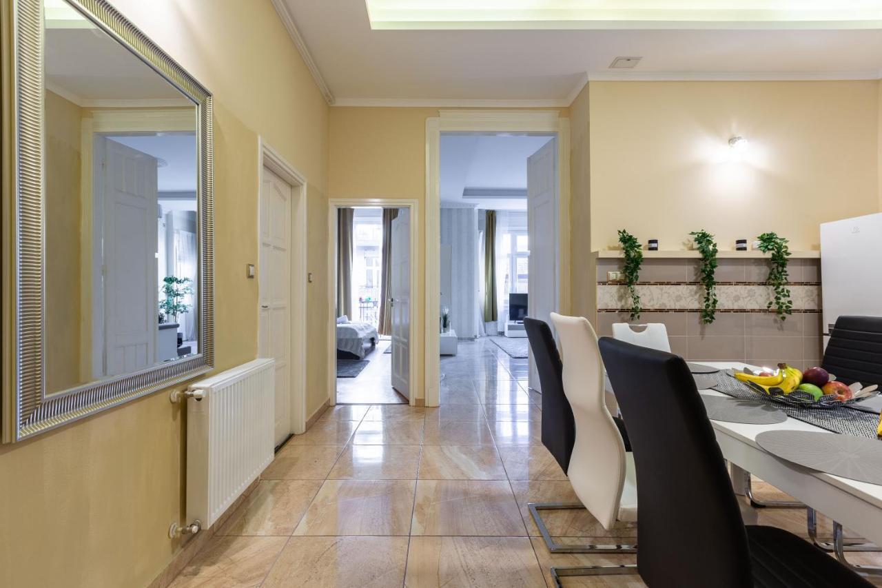 Luxury Downtown Home By Anna Budapest Eksteriør billede
