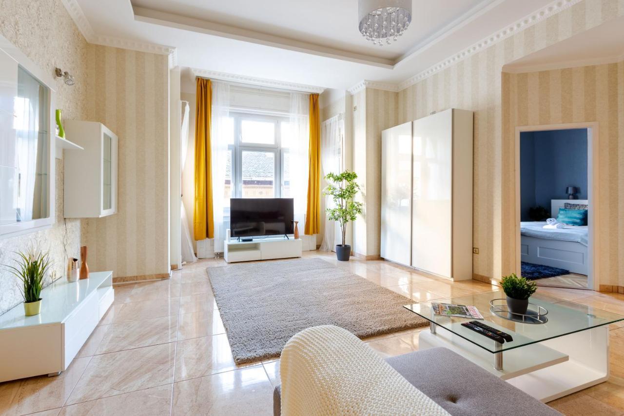 Luxury Downtown Home By Anna Budapest Eksteriør billede