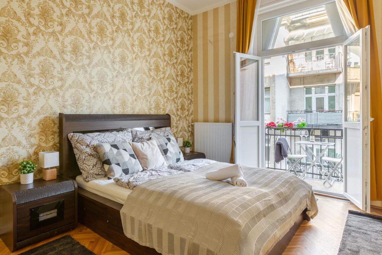 Luxury Downtown Home By Anna Budapest Eksteriør billede