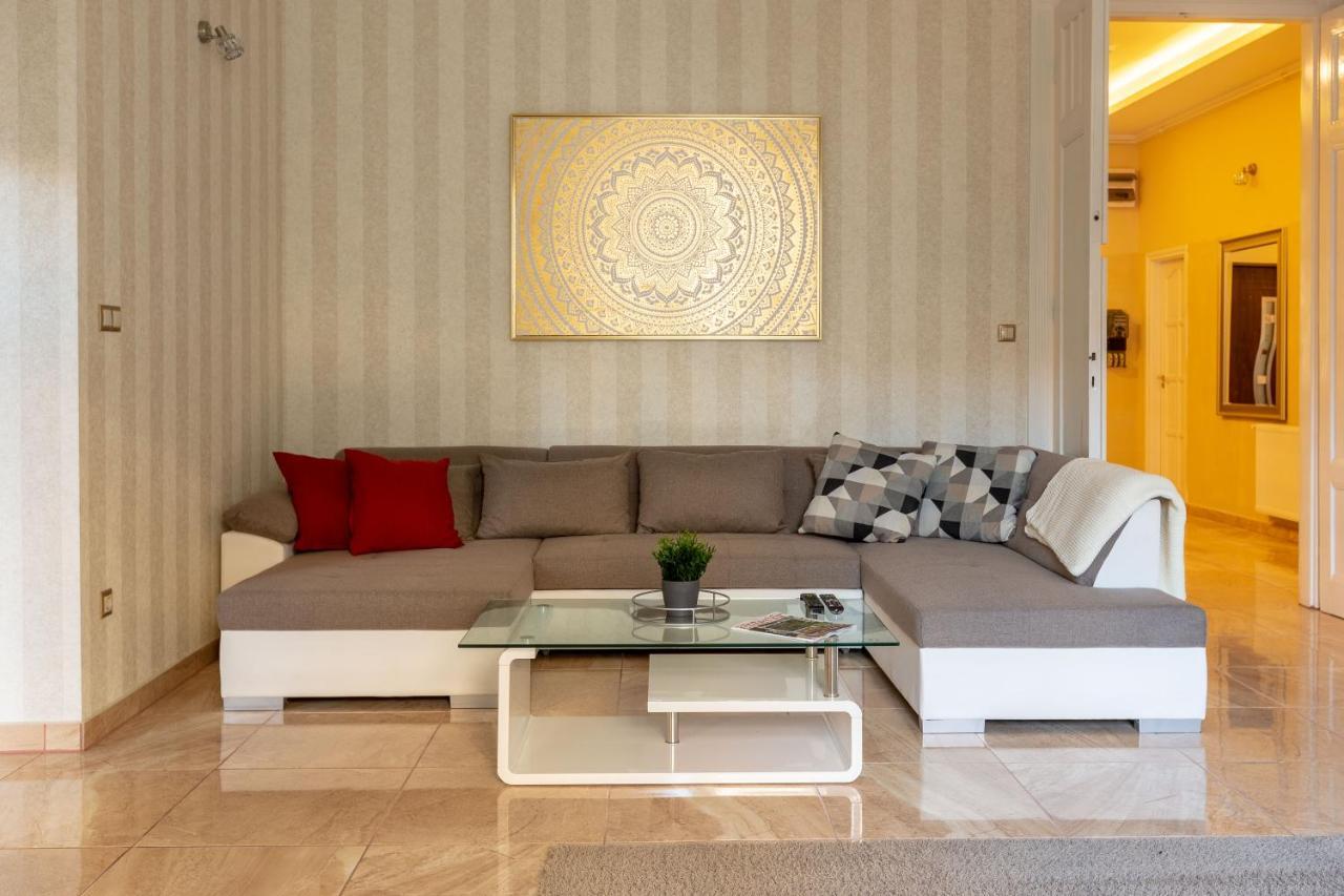 Luxury Downtown Home By Anna Budapest Eksteriør billede